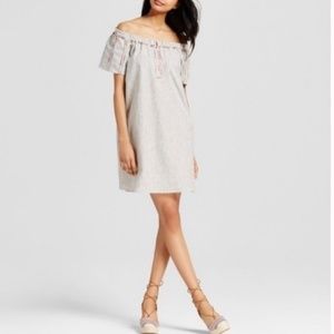 (L) Off-The-Shoulder Dress